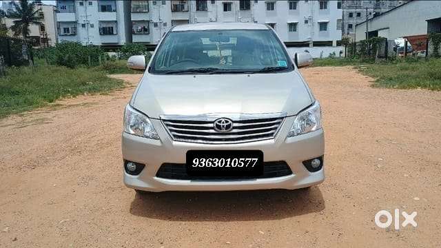 Toyota Innova 2.5 V 7 STR, 2013, Diesel