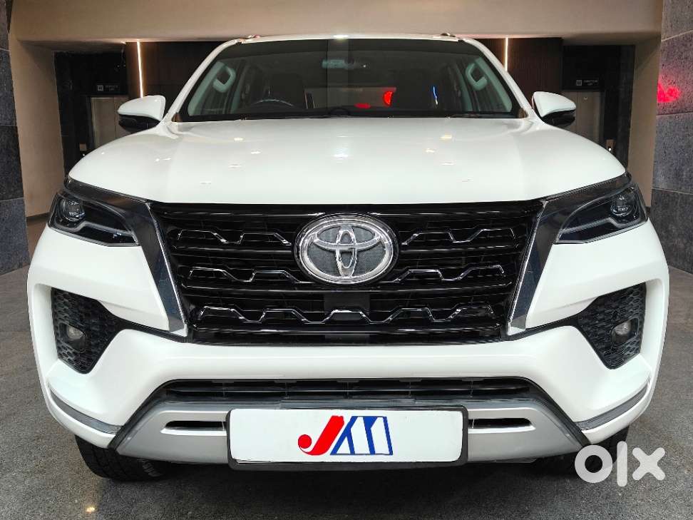 Toyota Fortuner 4X2 AT 2.8 Diesel, 2023, Diesel