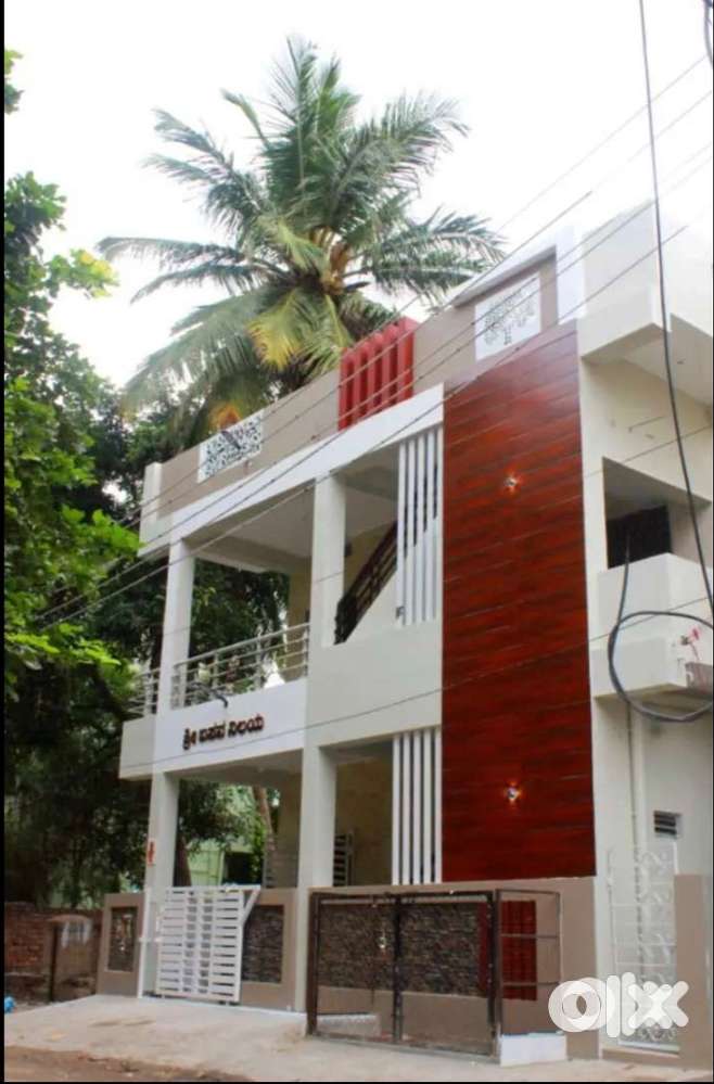 2 BHK corner house ist floor rent available (vegetarian)