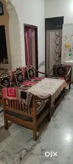 5 seater Sofa with table