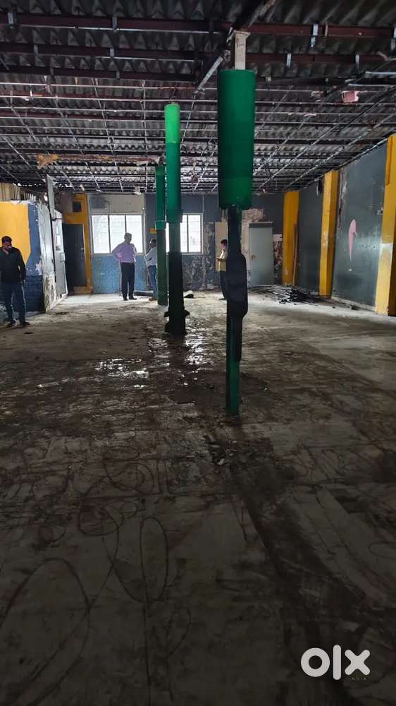 Commercial Office space Carpet 2000 sq.ft 1st Floor Rent 2.5 Lakh nego