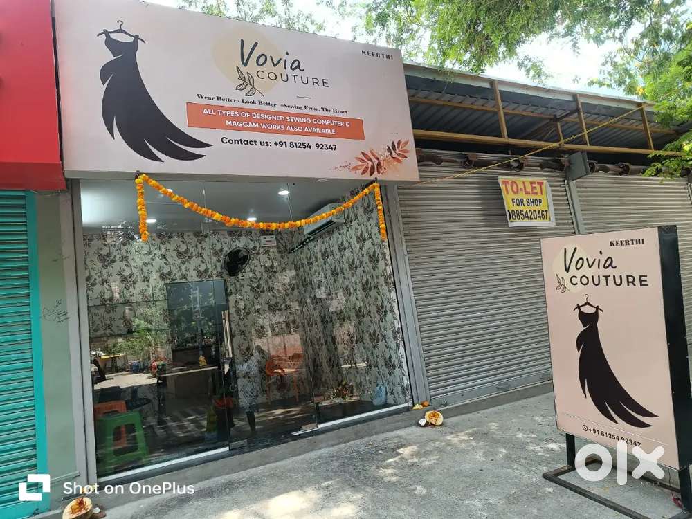 Looking for female worker in boutique