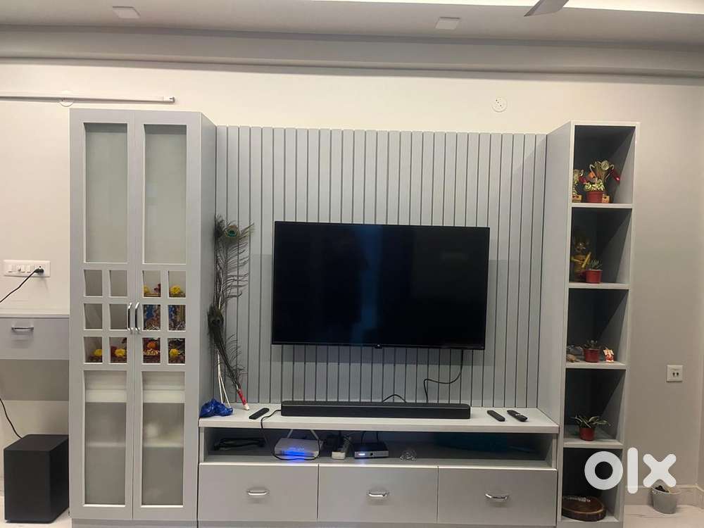 Luxury fully furnished very good interior design flat