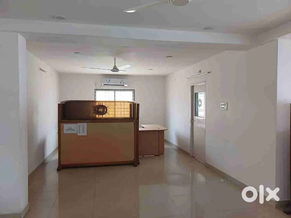 PLUG N PLAY OFFICE SPACE FOR TEN PLUS CABINS.