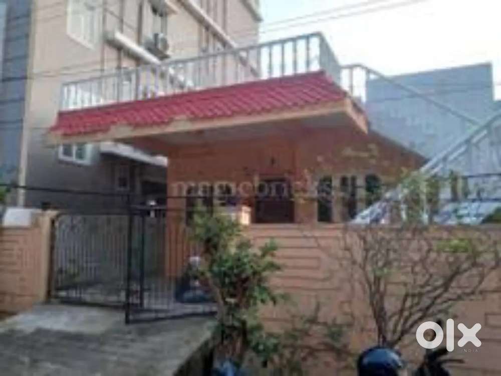 Madhavadhara vuda layout plot of 400square yards for sale