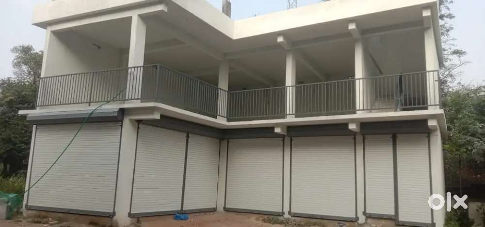 നിലമ്പൂർ ടൗണിന്റെ ഹൃദയ ഭാഗത്ത്‌ പണി പൂർത്തീകരിച്ച 1800sqft building