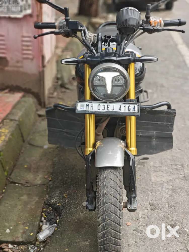 TVS RONIN 225 Dual channel ABS Top model