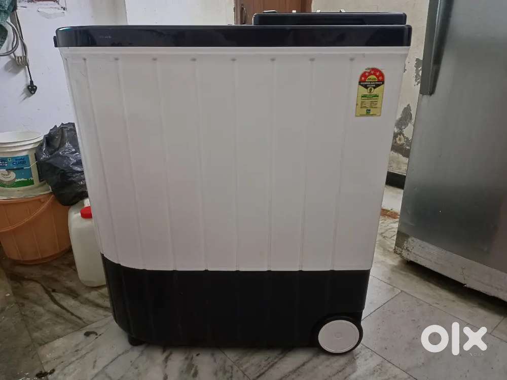 Whirlpool Semi automatic washing machine