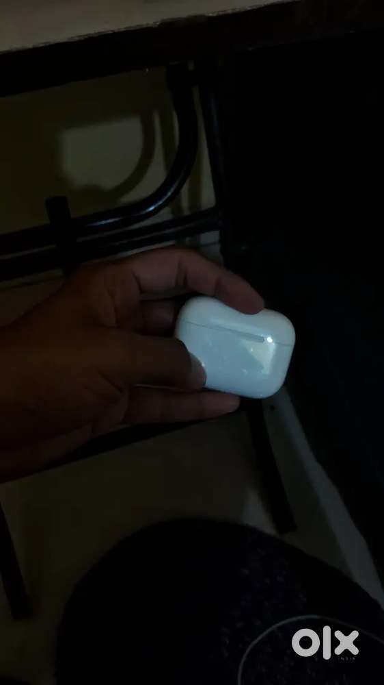 Appel airpods pro 3(urgent  )