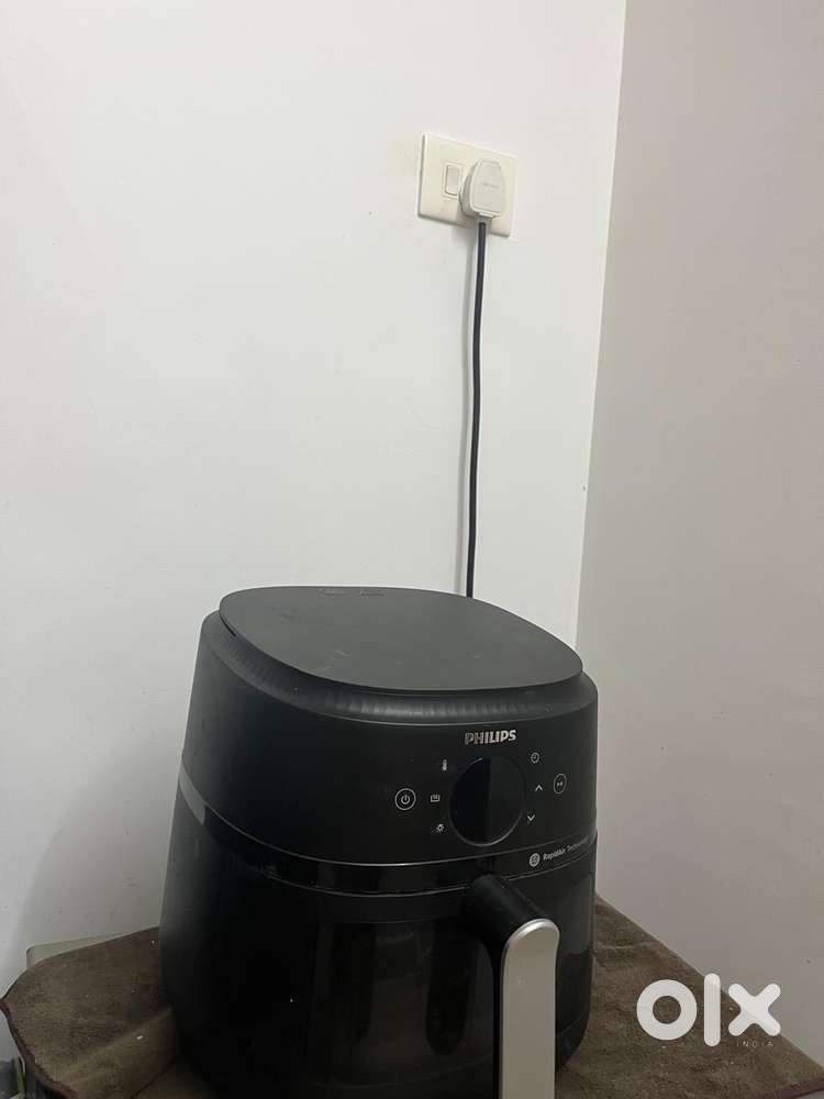 Philips Airfryer NA231/00 – Like New 1700W Powerful Model, Used Twice