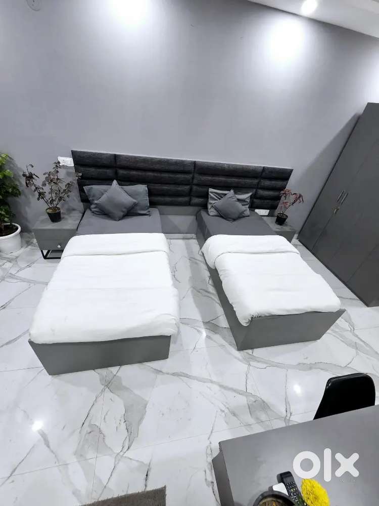 PG Near Sushant University, Spectrum One, Minda, Stryker, Blinkit, BMW