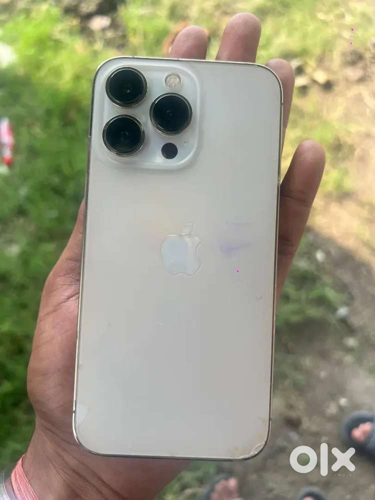 13 pro 256 gb   gud condition  all shiled  phone