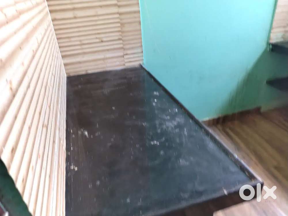 Single bed room for rent