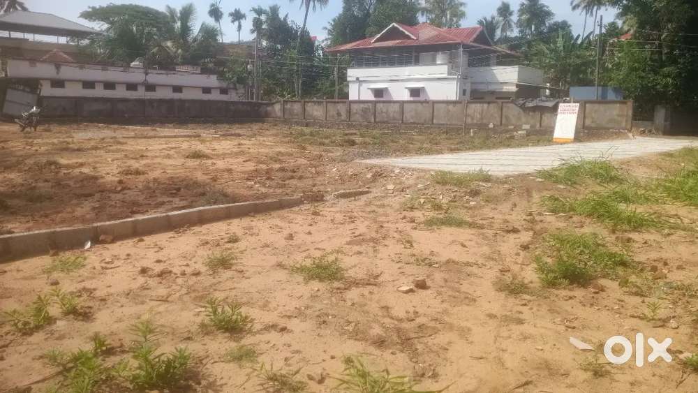 4,4.25 ,4300 pettah jn near plots