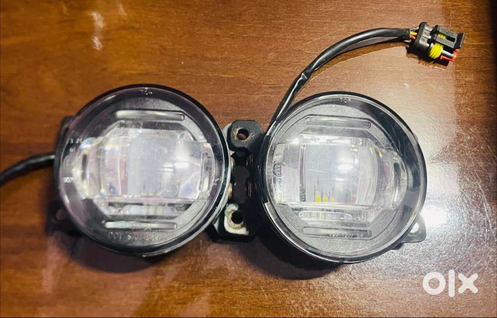 Tata Nexon 2023 - touch screen & fog lamps (branded)