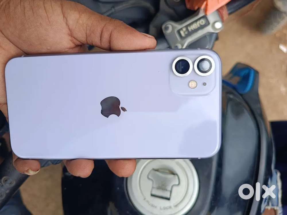 iPhone 11 (64gb) in very good condition