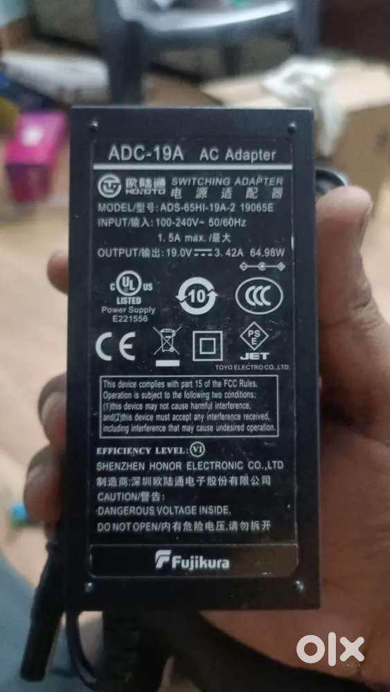 19 V DC Adapter
