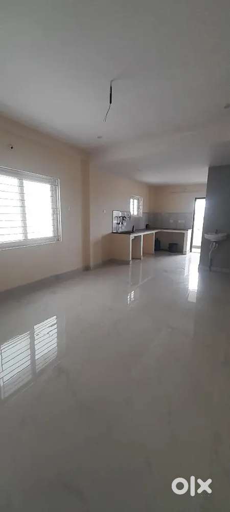 VADLAPUDI 3BHK FLAT FOR SALE