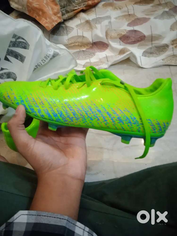 Football shoes