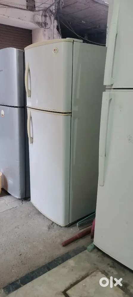 LG company double door fridge proper working condition
