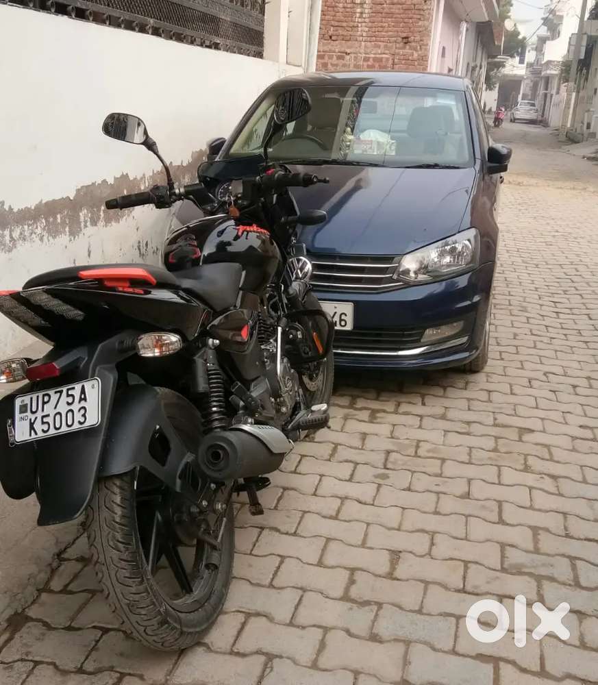 Bajaj pulsar 125 split seat bs6