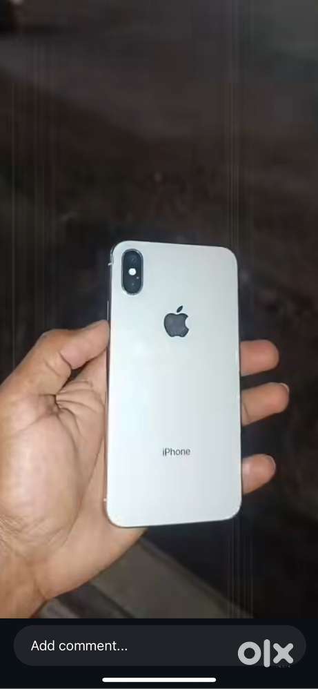 Battery 70 parsent and white colour and on skerch model I phone 10