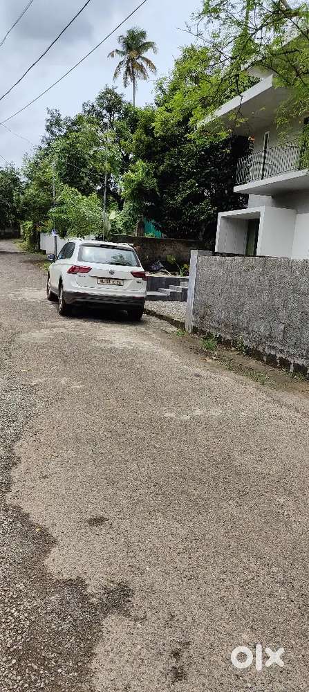 Gated villa plot in Kalamassery Ernakulam near seaport airport road