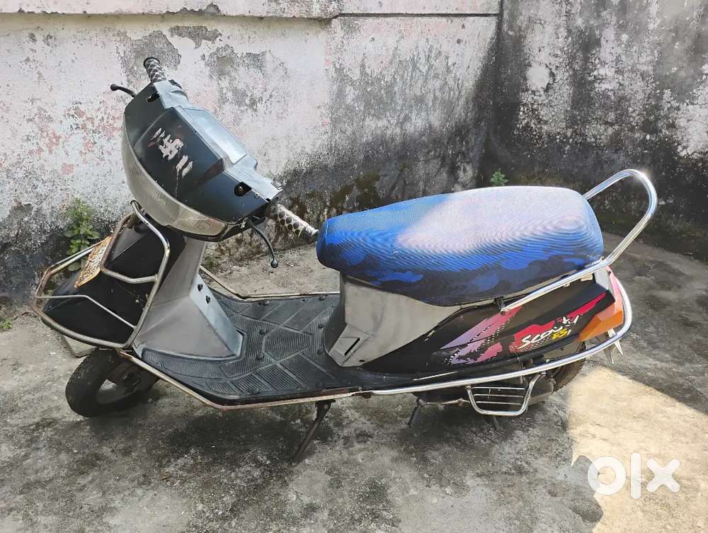 TVS scooty for sale new condition working condition batteries