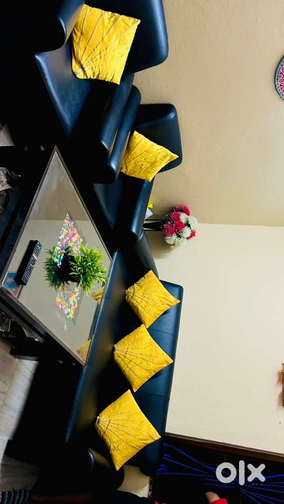 Premium Godrej Sofa Set with Center Table for Sale!