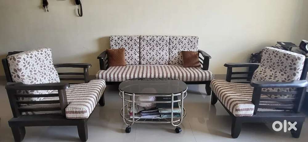 Oak wood sofa set with center table