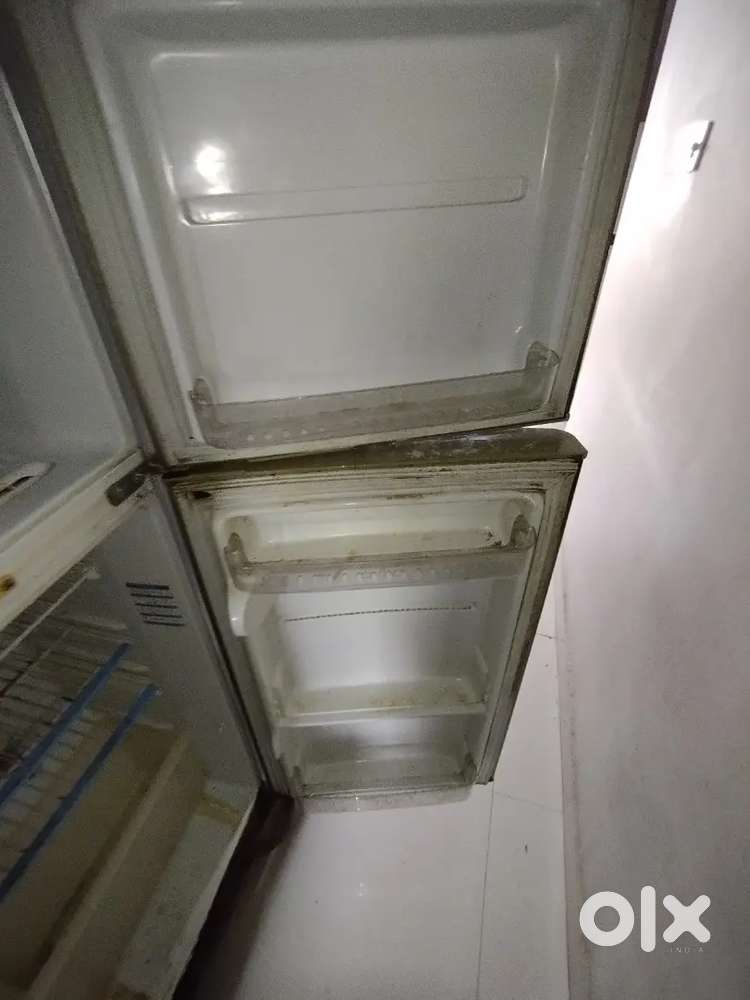 Lg intellocool old double door fridge price 3k