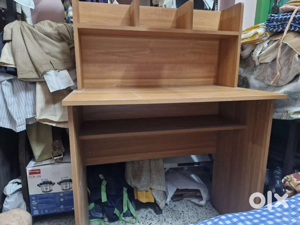 Damro Table