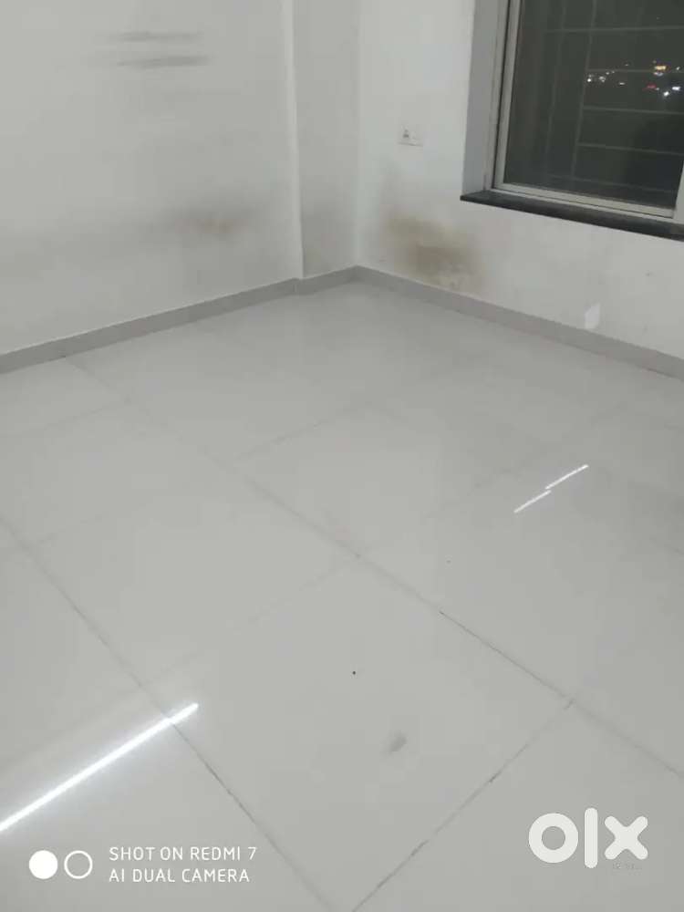 Looking for bachelor roommate