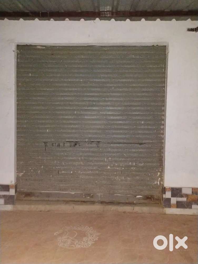 Shop available for rent on main road