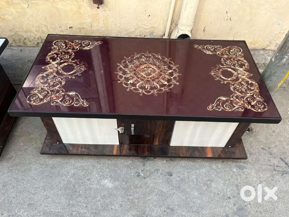 Brand new 3D table with designer look and super spacer