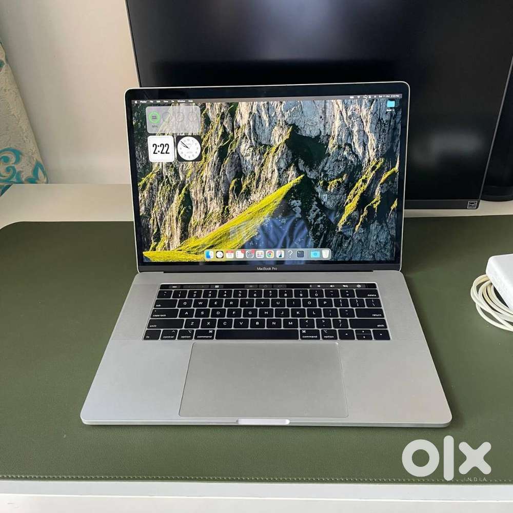 MacBook Pro 15-inch (2018) – i7  16GB RAM  512GB SSD