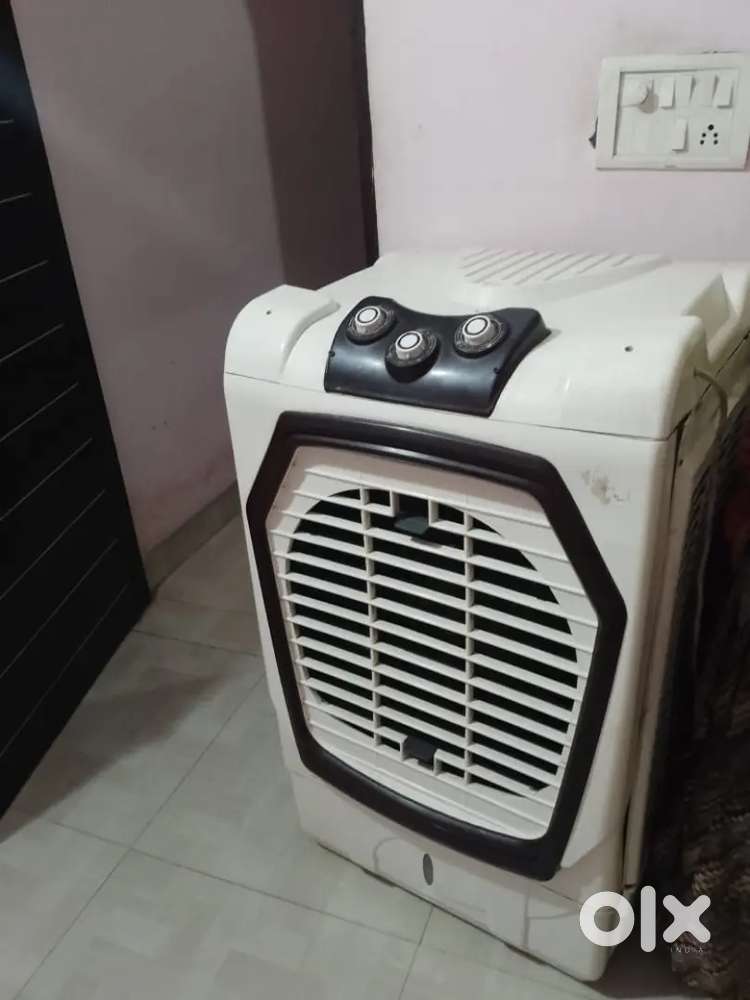 Cooler plastic in  good condition