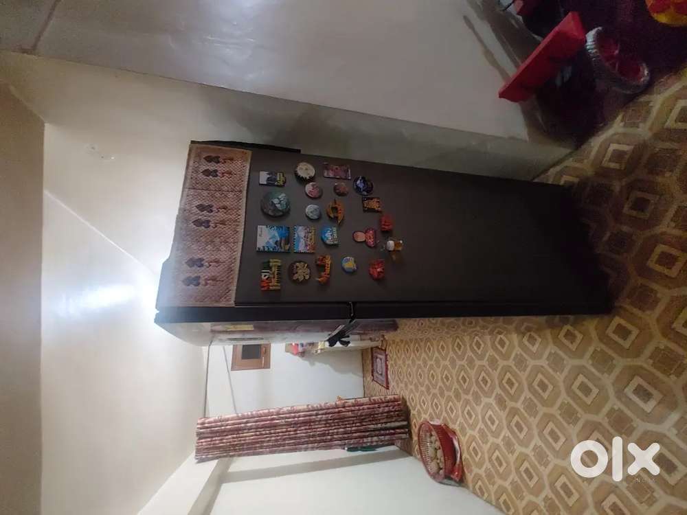 samsung 345 litre fridge in absolutely stunning condition