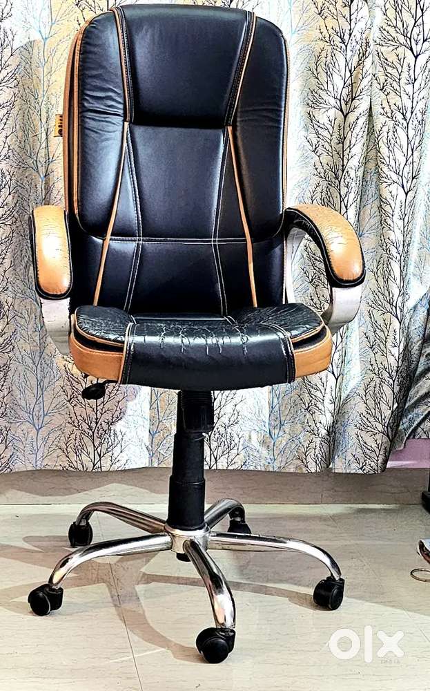 Office / study rolling hydraulic adjustable Nice brand WFH chairs