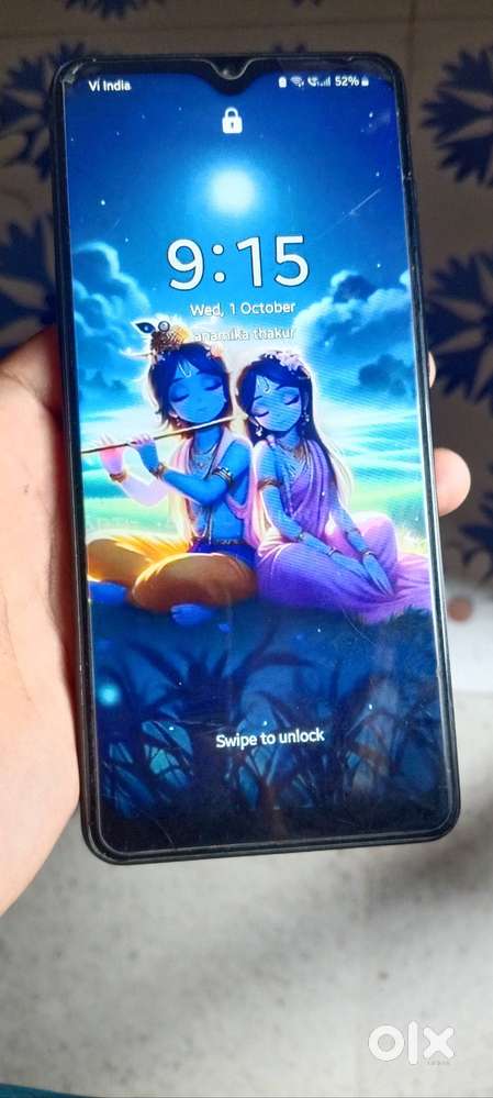 Phone ok hai bas folder thosa sa damage hai