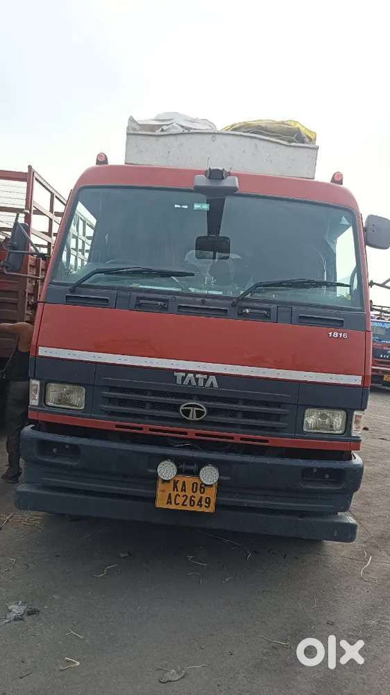 Tata truck 1816 12 ton passing