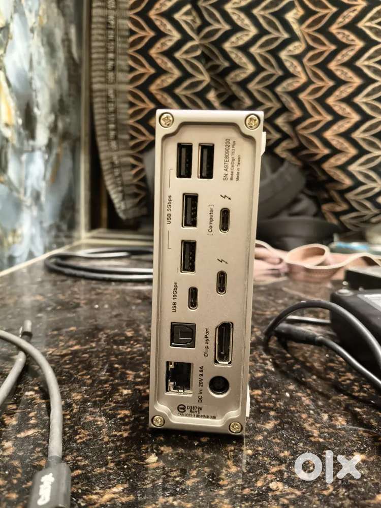 Caldigit TS3 plus Thunderbolt dock