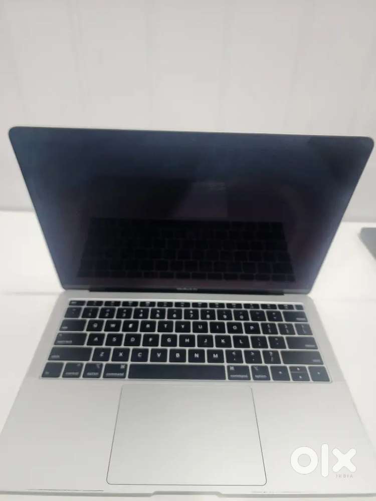 Apple MacBook Air A1932 – Core i5, 8GB RAM, 256GB SSD