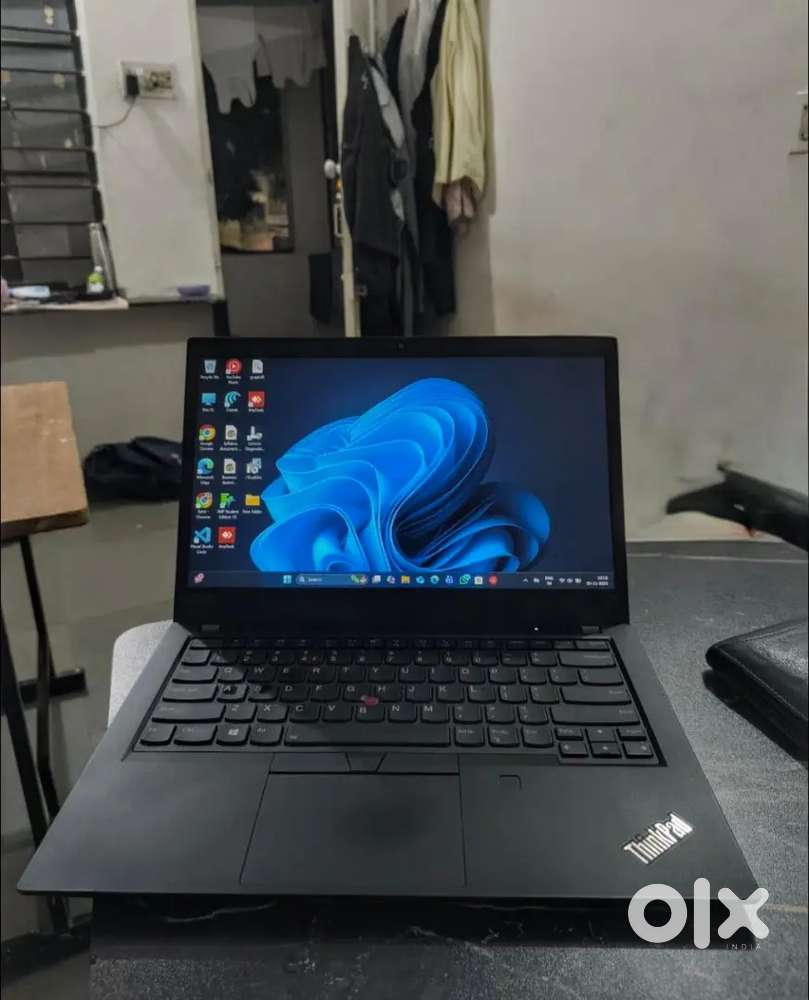 32gb ram 8core 16 thread processor Touch Screen Lenovo ThinkPad T14