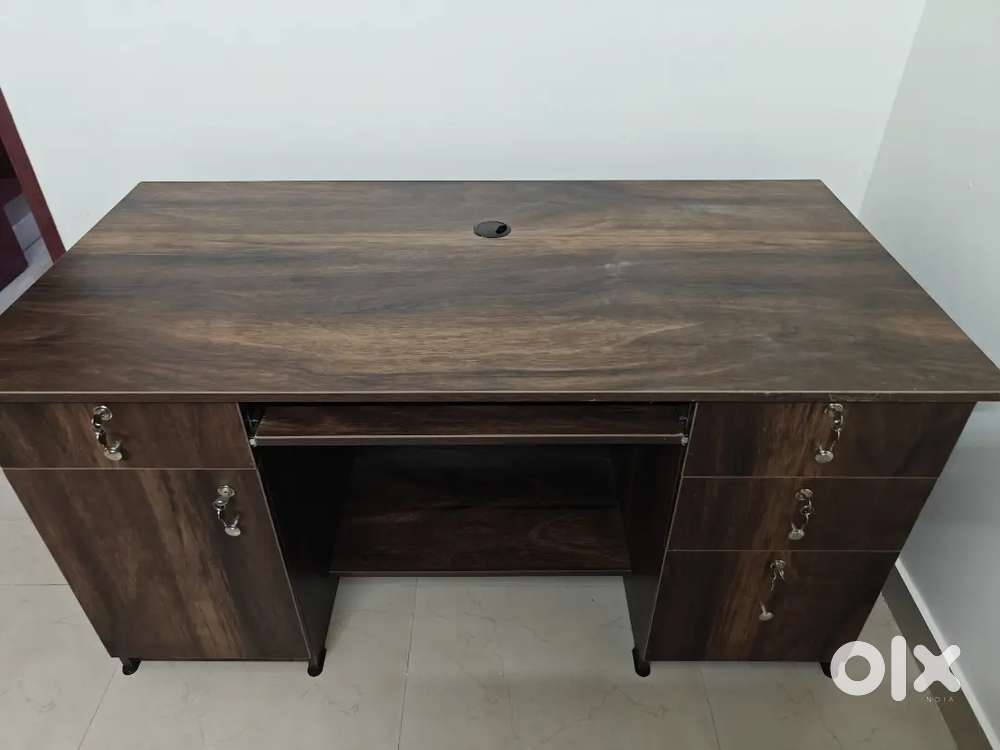 Computer table / study table / office table
