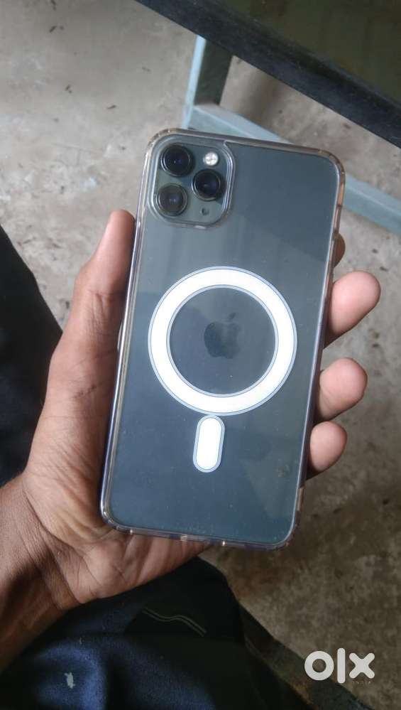 IPHONE 11 pro max 64 gb exchange chalse but 5 g