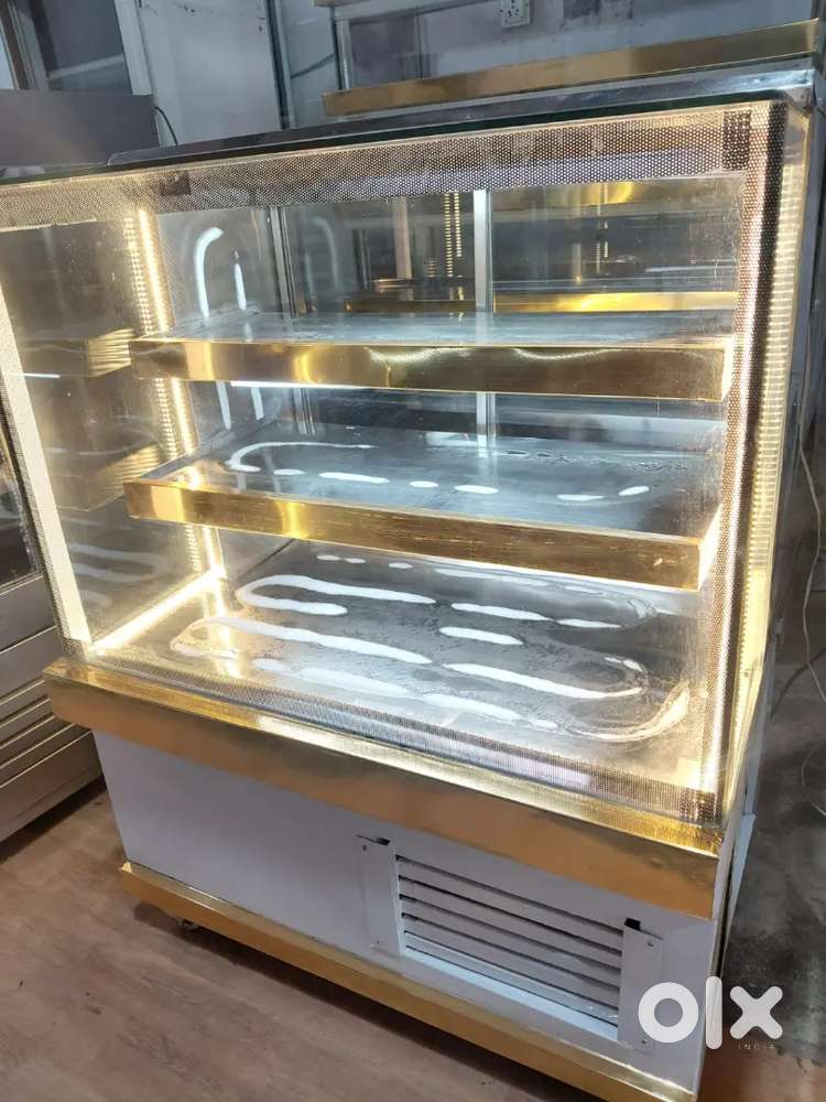 Display counter refrigerator