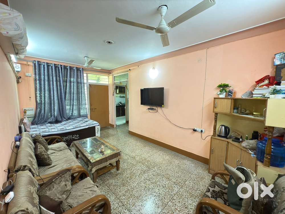 2BHK semi furnished flat at Gole ka Mandir ready to move