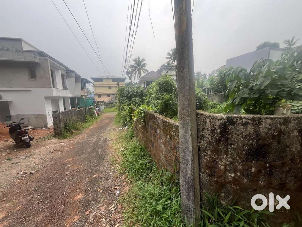 RESIDENTIAL PLOT FOR SALE AT KAKKANAD NEAR THRIKKAKARA TEMPLE