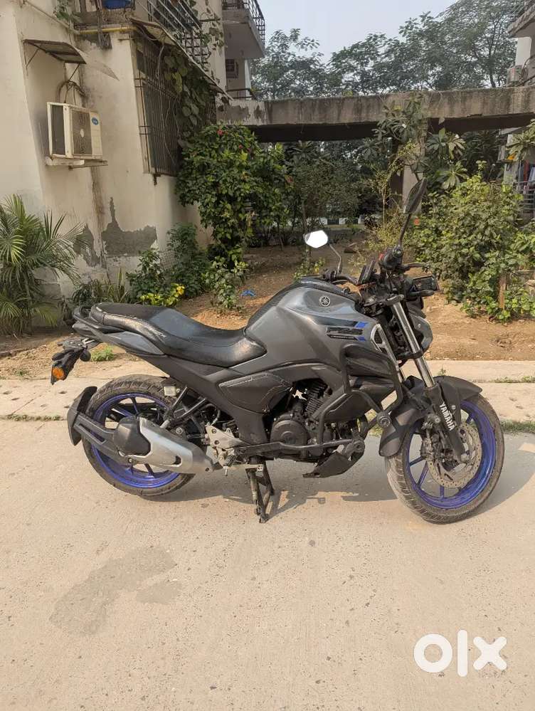 Yamaha FZ 2023 Deluxe  model